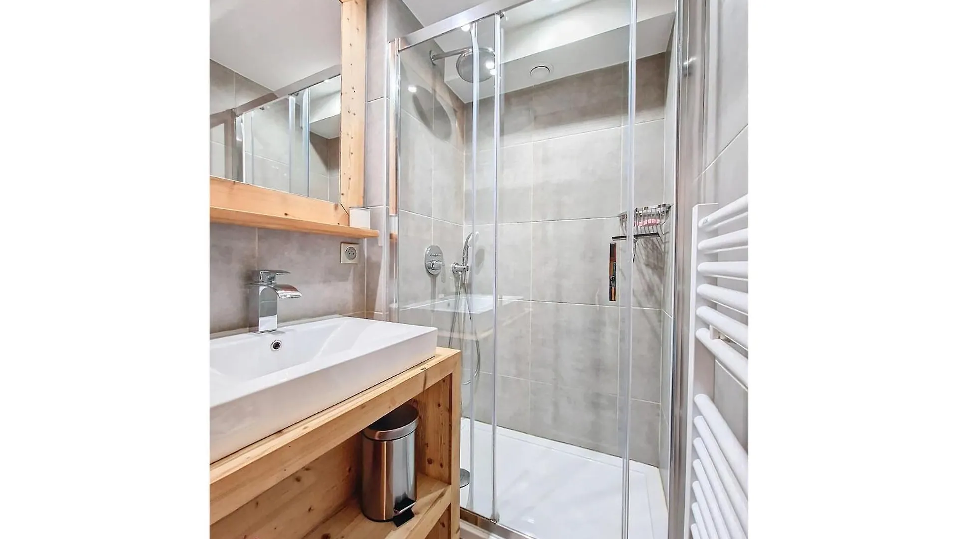 Apartment La Clusaz : Appartement 6 Pers Avec Wifi Et Parking, Animaux Admis - Fr-1-818-86